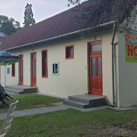 Aqua Hostel Siofok Bagian luar foto
