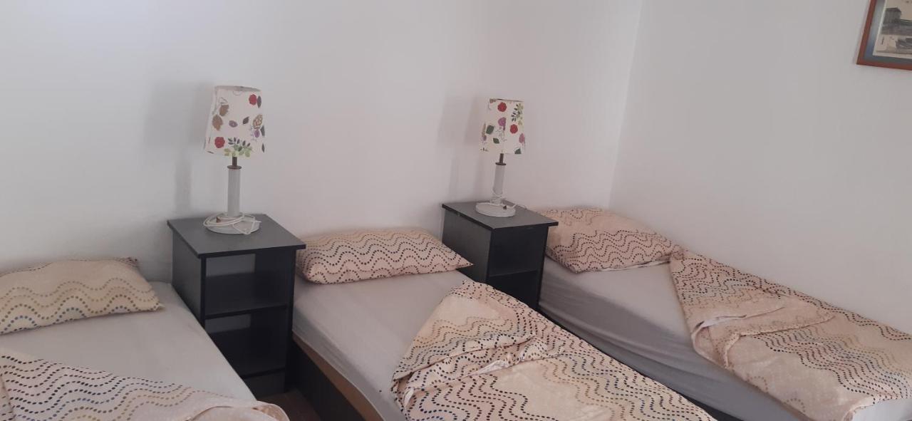 Aqua Hostel Siofok Bagian luar foto