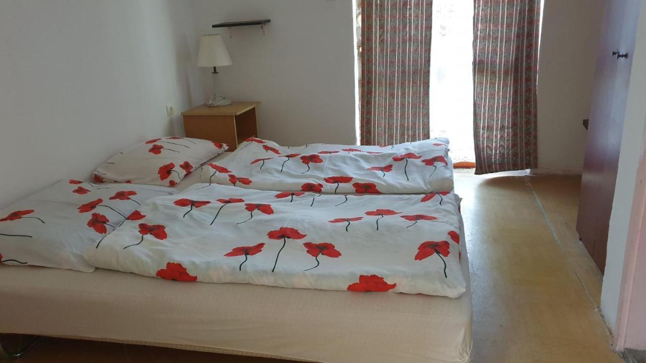 Aqua Hostel Siofok Bagian luar foto