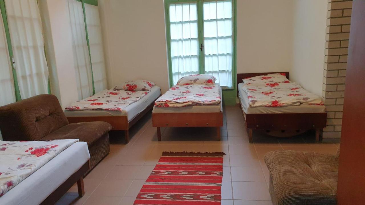 Aqua Hostel Siofok Bagian luar foto