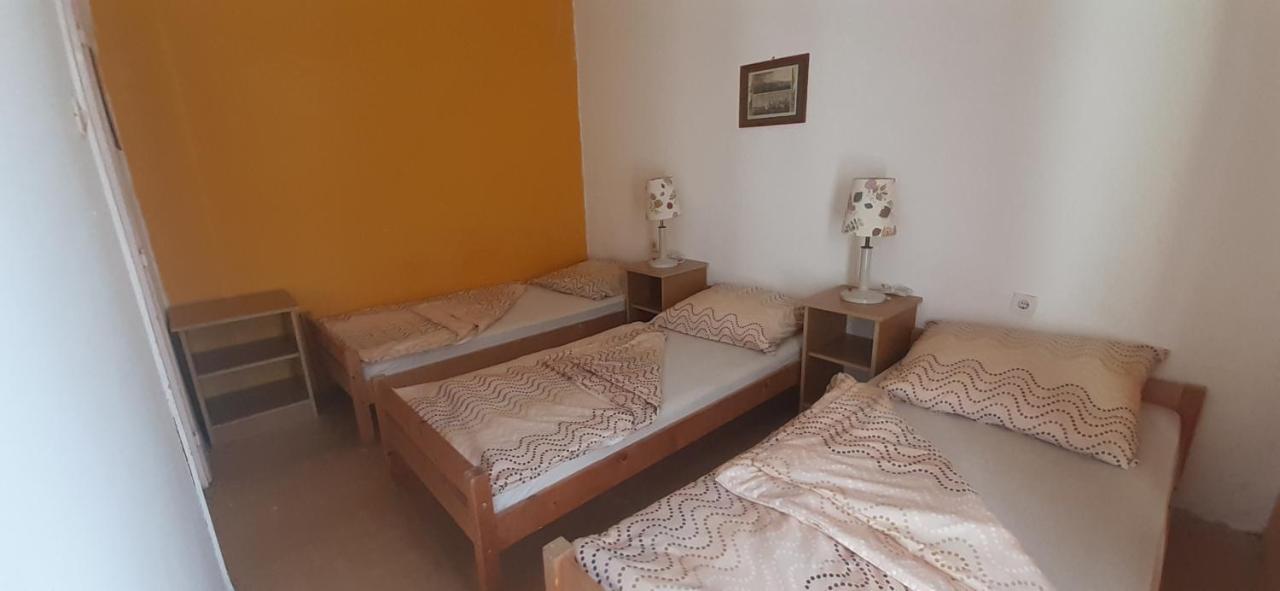 Aqua Hostel Siofok Bagian luar foto