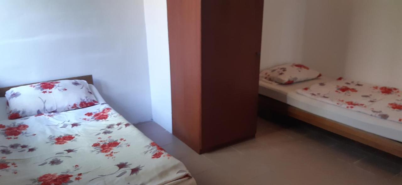 Aqua Hostel Siofok Bagian luar foto